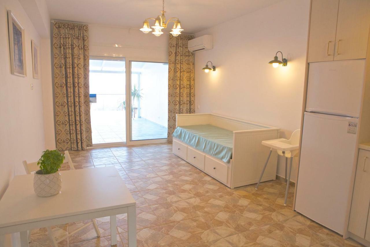 Mediterranean Sandy Beach Apartment トロン エクステリア 写真